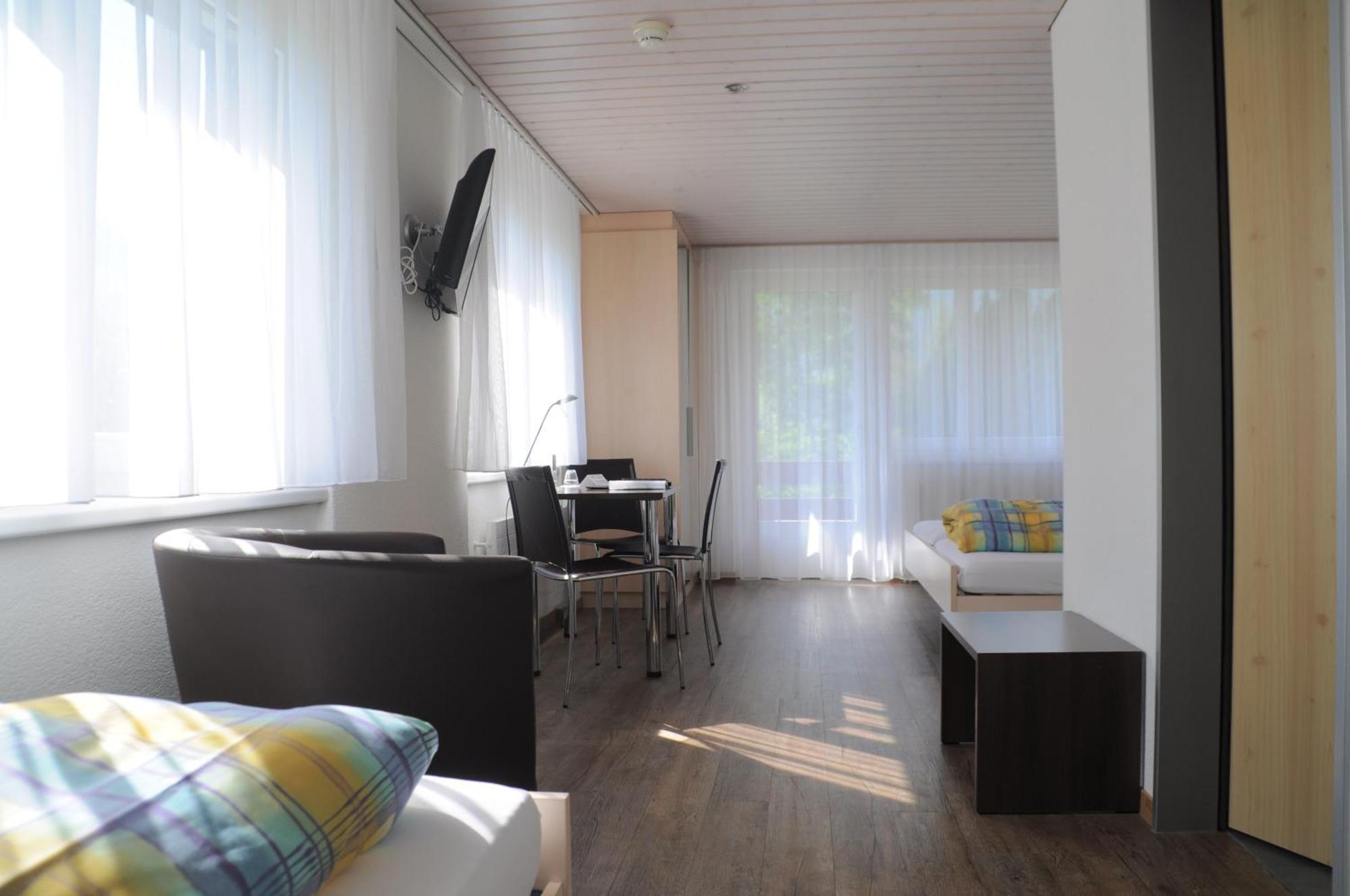 Ferien- Und Familienhotel Alpina Adelboden Exterior photo